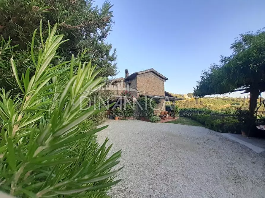 Immagine 9 di Agriturismo in vendita  a Lamporecchio