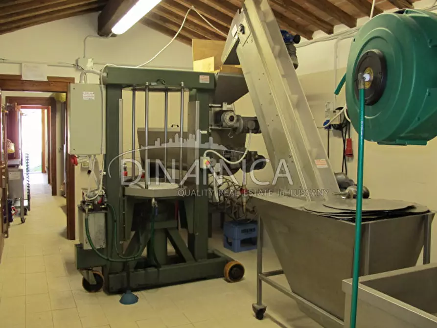 Immagine 25 di Agriturismo in vendita  a Lamporecchio