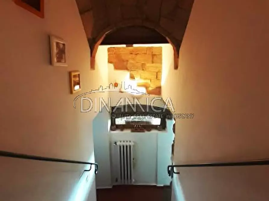 Immagine 60 di Agriturismo in vendita  a Lamporecchio