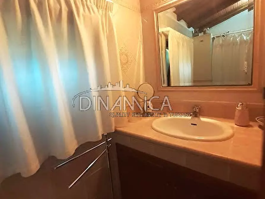 Immagine 65 di Agriturismo in vendita  a Lamporecchio