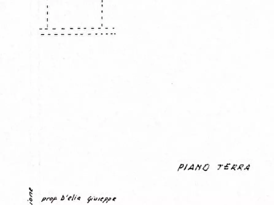 Immagine 15 di Negozio in affitto  in Via Torrione 147 a Salerno