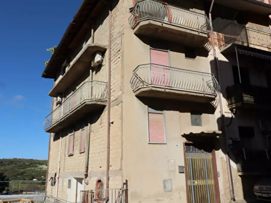 Immagine 1 di Casa bifamiliare in vendita  in Via Salvatore Nolfo n. 48 a Palagonia