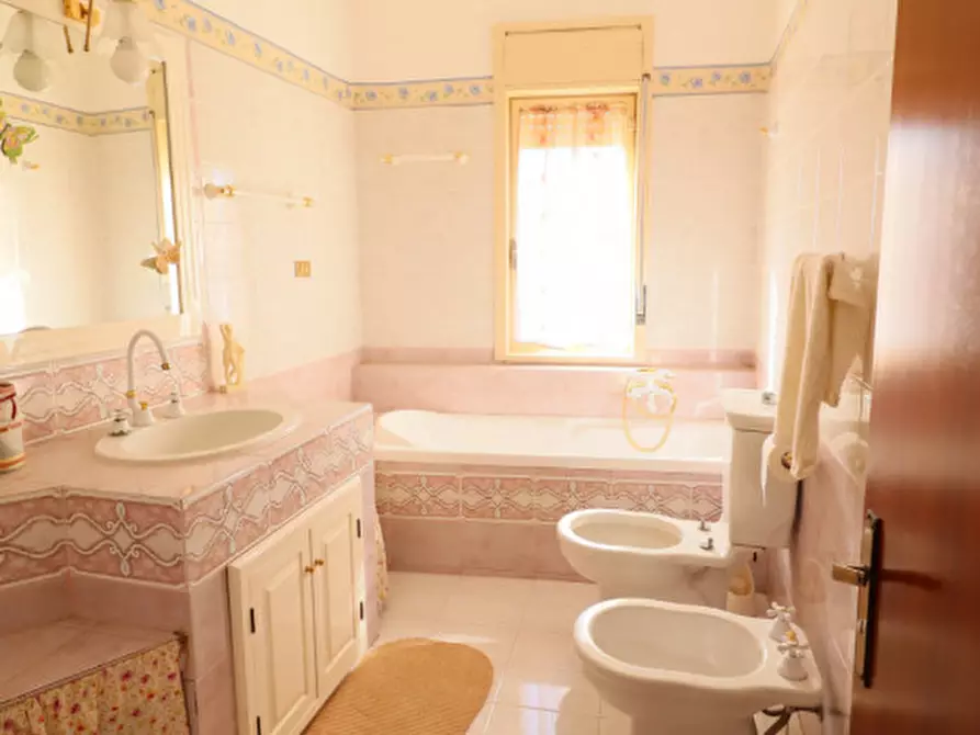 Immagine 9 di Casa bifamiliare in vendita  in Via Salvatore Nolfo n. 48 a Palagonia