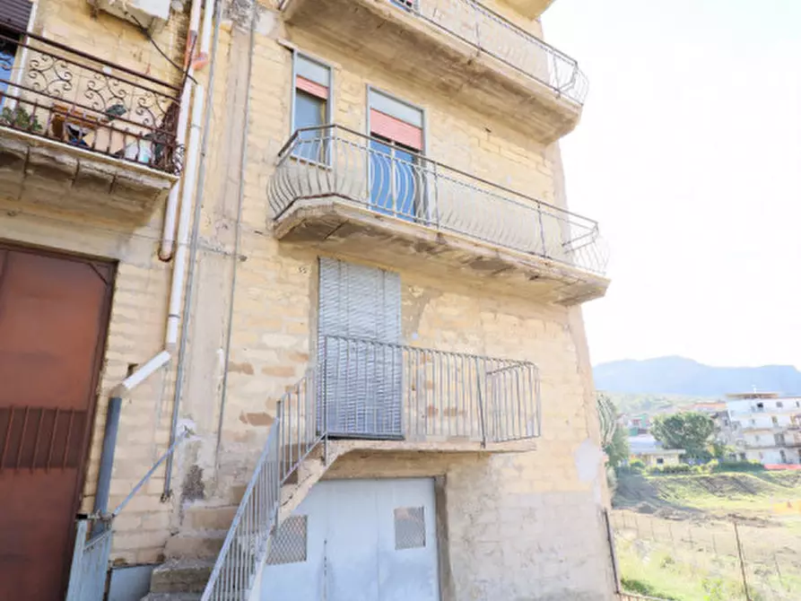 Immagine 40 di Casa bifamiliare in vendita  in Via Salvatore Nolfo n. 48 a Palagonia