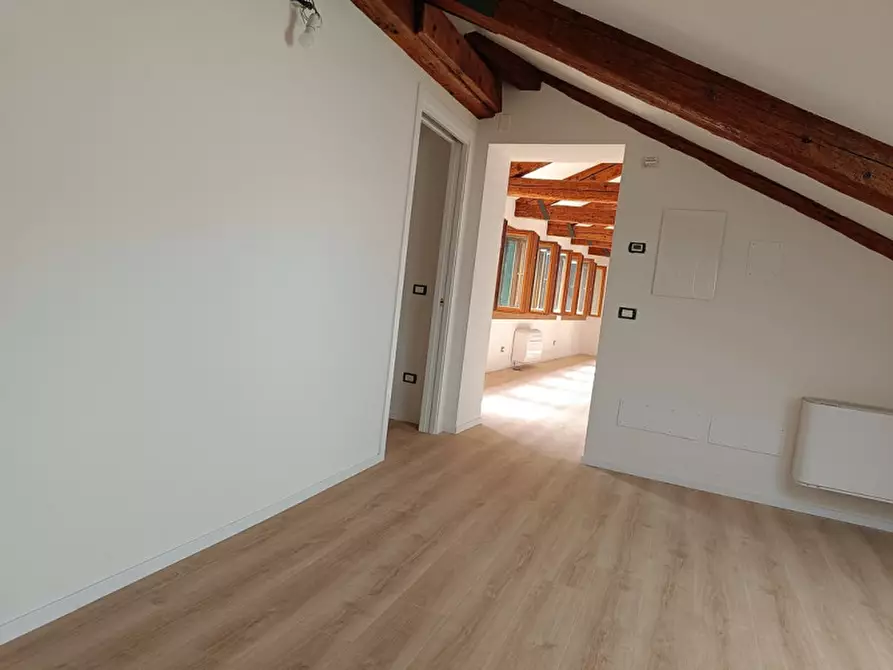 Immagine 5 di Appartamento in vendita  in campo san giovanni e paolo a Venezia