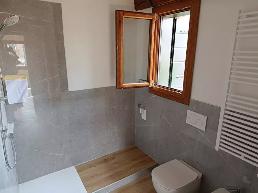 Immagine 7 di Appartamento in vendita  in campo san giovanni e paolo a Venezia