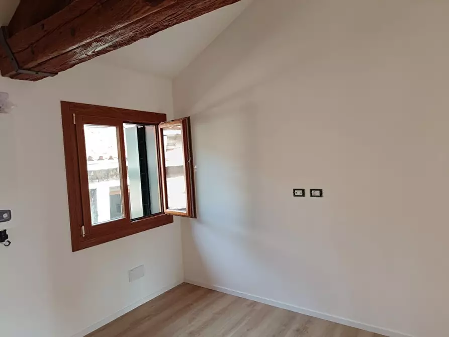 Immagine 10 di Appartamento in vendita  in campo san giovanni e paolo a Venezia