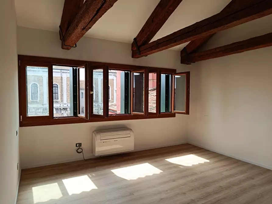 Immagine 15 di Appartamento in vendita  in campo san giovanni e paolo a Venezia