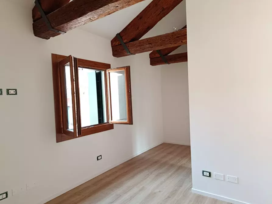 Immagine 17 di Appartamento in vendita  in campo san giovanni e paolo a Venezia