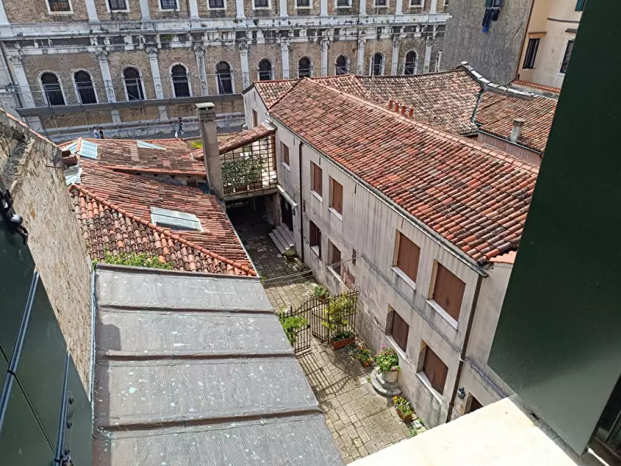 Immagine 18 di Appartamento in vendita  in campo san giovanni e paolo a Venezia