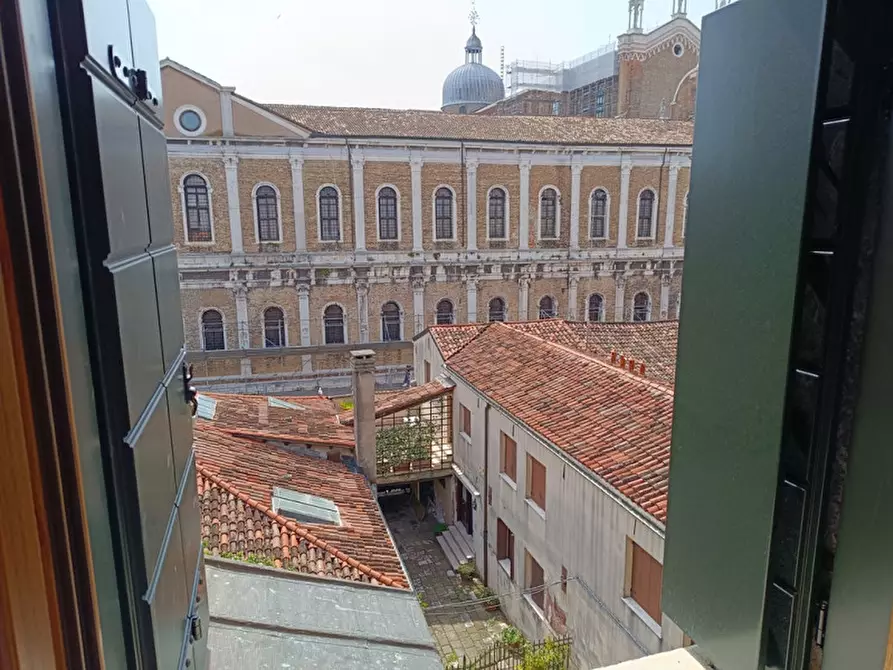 Immagine 19 di Appartamento in vendita  in campo san giovanni e paolo a Venezia
