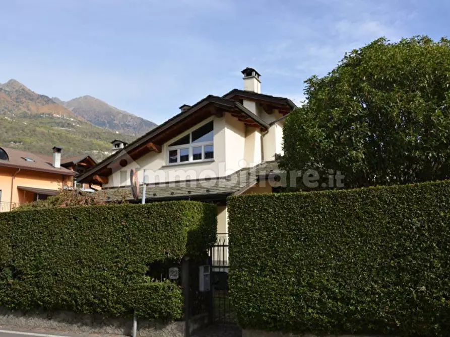 Immagine 1 di Villa in vendita  in via fumagalli 24 a Morbegno