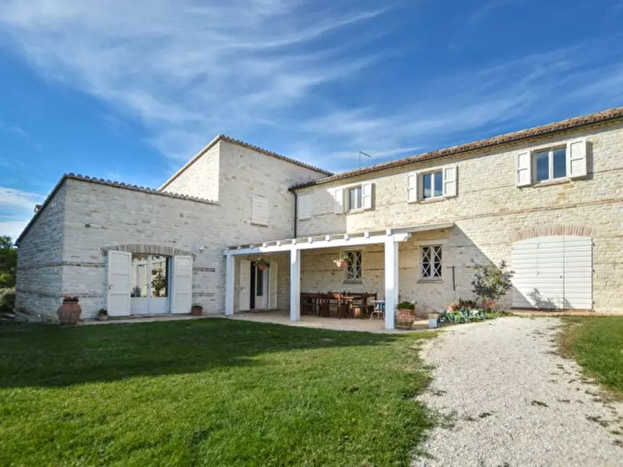 Immagine 1 di Villa in vendita  in VIA MONTE CONERO a Ancona