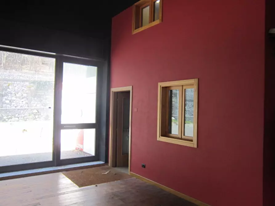 Immagine 14 di Capannone industriale in vendita  in Via Poeti Gozzi a Lenna