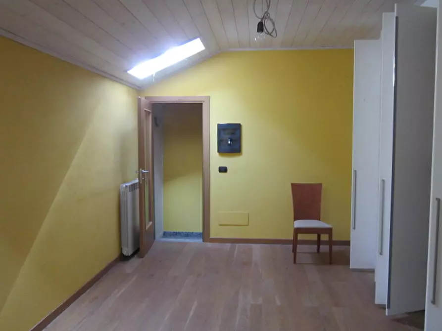 Immagine 20 di Capannone industriale in vendita  in Via Poeti Gozzi a Lenna