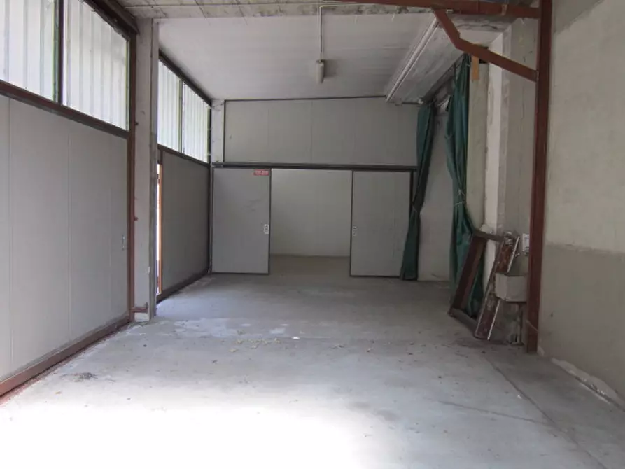 Immagine 24 di Capannone industriale in vendita  in Via Poeti Gozzi a Lenna