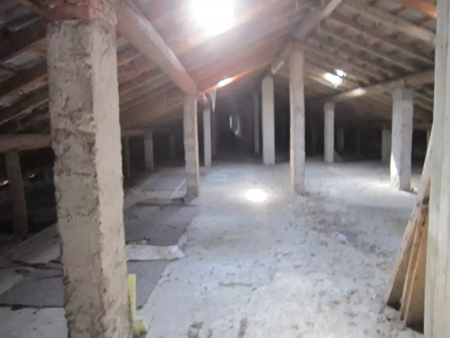 Immagine 32 di Capannone industriale in vendita  in Via Poeti Gozzi a Lenna