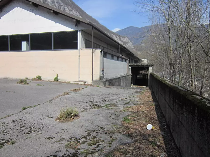 Immagine 34 di Capannone industriale in vendita  in Via Poeti Gozzi a Lenna