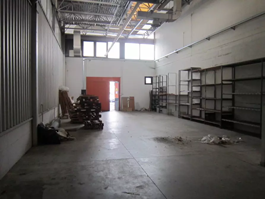 Immagine 6 di Magazzino in vendita  in Via Carlo Serassi 5 a Bergamo