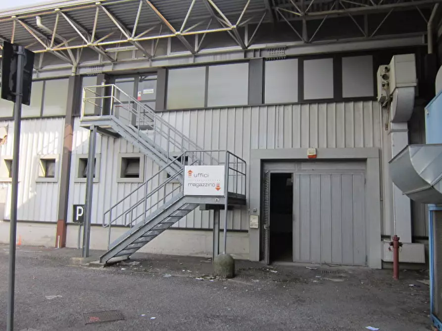 Immagine 10 di Magazzino in vendita  in Via Carlo Serassi 5 a Bergamo