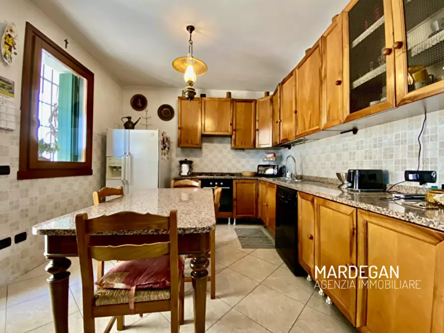 Immagine 4 di Casa bifamiliare in vendita  in VIA DEI MARTIRI a San Martino Di Lupari