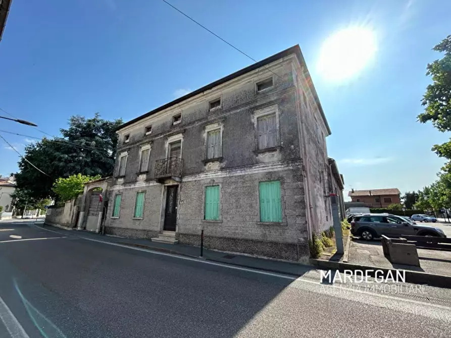 Immagine 3 di Palazzo in vendita  in VIA ROMA a San Martino Di Lupari