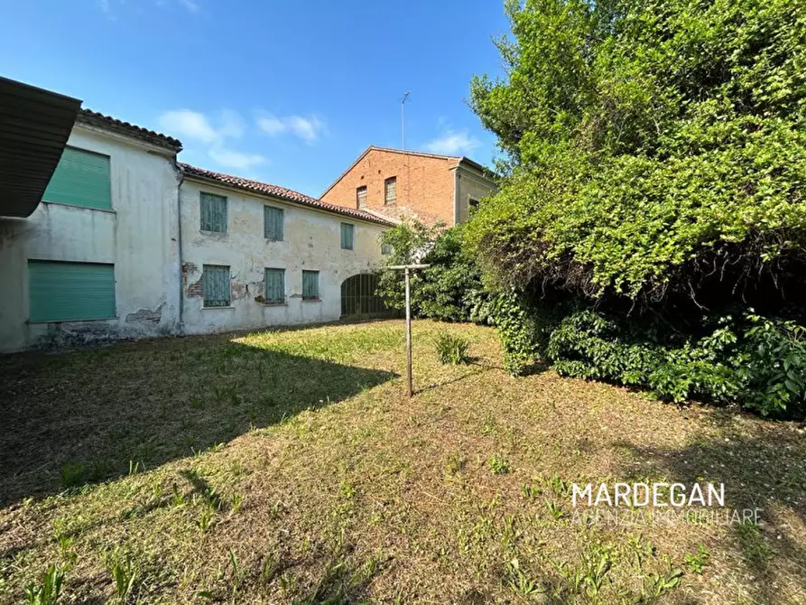 Immagine 10 di Palazzo in vendita  in VIA ROMA a San Martino Di Lupari