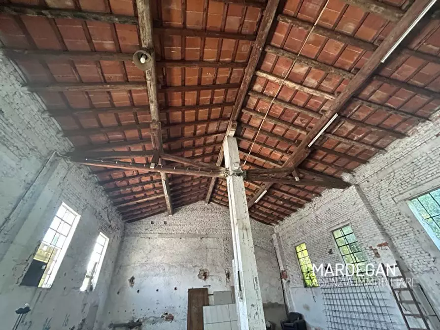 Immagine 12 di Palazzo in vendita  in VIA ROMA a San Martino Di Lupari