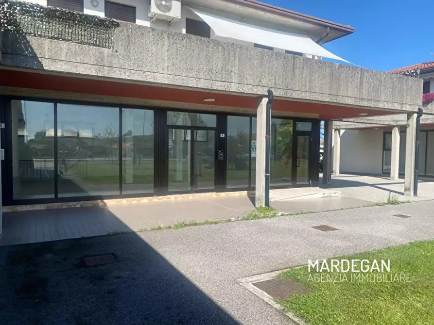 Immagine 1 di Negozio in vendita  in VIA MURI BIANCHI a Cittadella