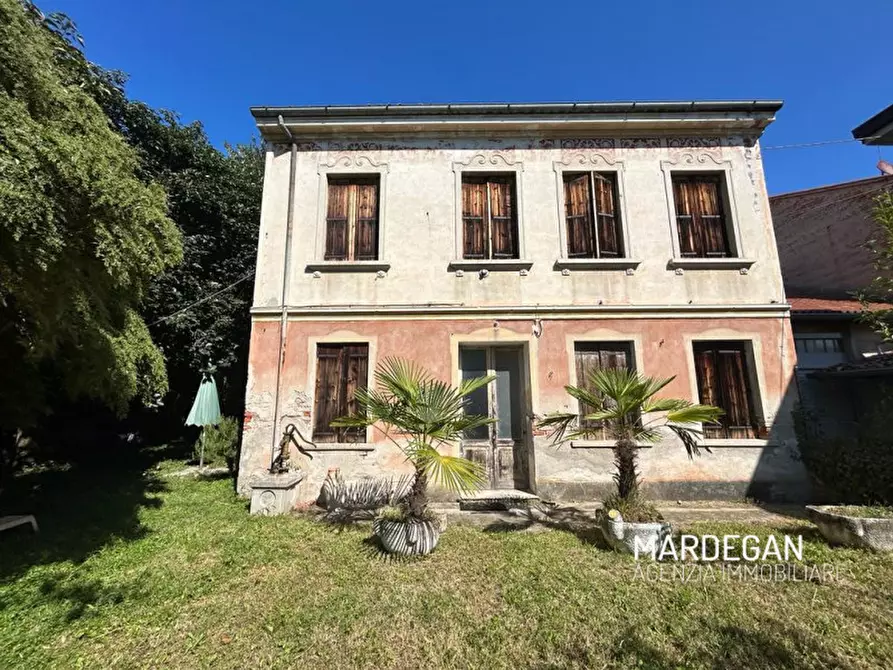 Immagine 1 di Casa indipendente in vendita  in VIA ROMA a San Martino Di Lupari