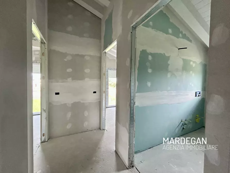 Immagine 10 di Casa bifamiliare in vendita  in VIA DON C. BARISON a Tombolo