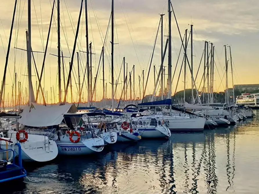 Immagine 5 di Villa in vendita  in Via Milano a Desenzano Del Garda