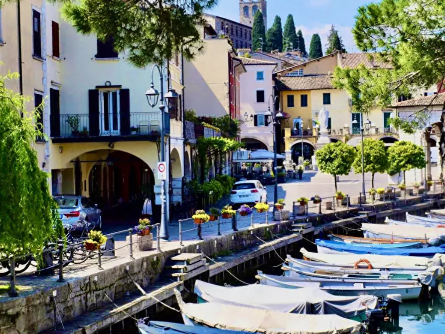 Immagine 7 di Villa in vendita  in Via Milano a Desenzano Del Garda