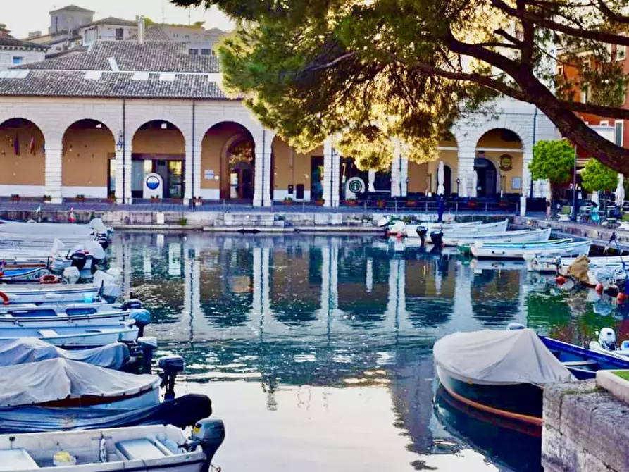 Immagine 8 di Villa in vendita  in Via Milano a Desenzano Del Garda