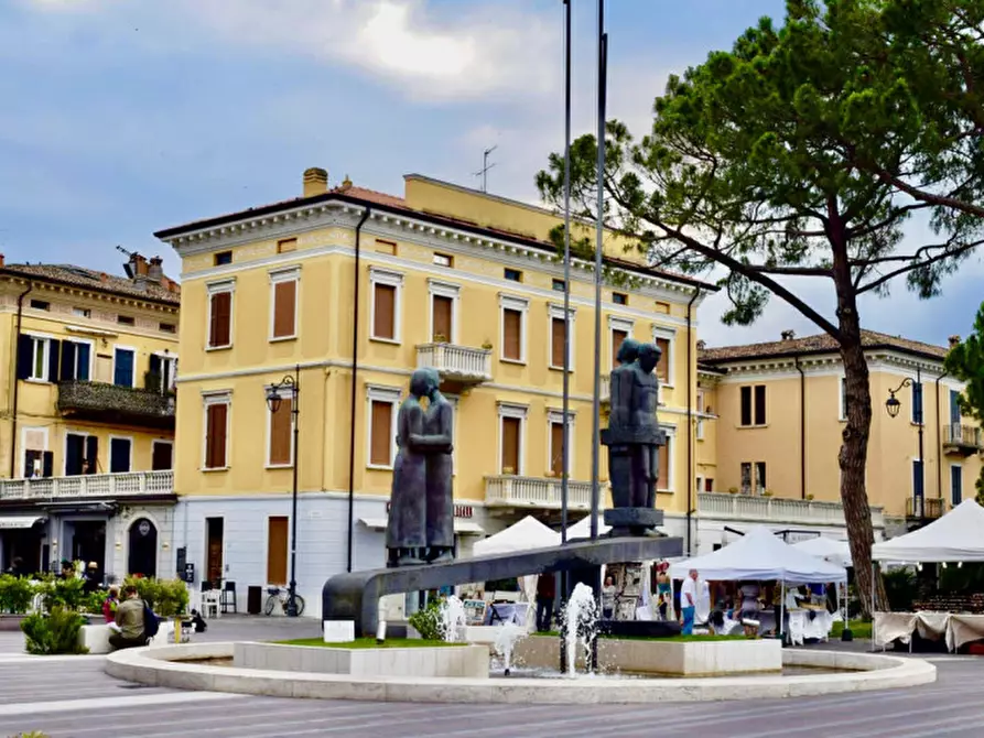 Immagine 12 di Villa in vendita  in Via Milano a Desenzano Del Garda