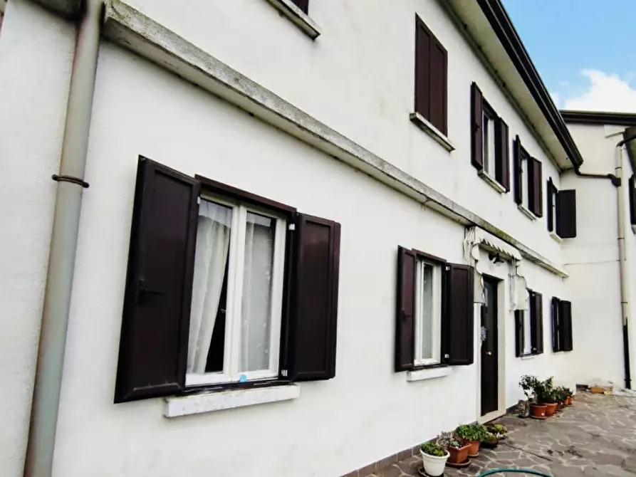 Immagine 1 di Casa indipendente in vendita  in via Cittanova a San Dona' Di Piave