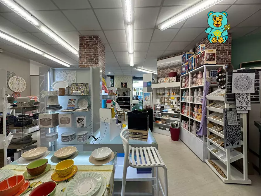 Immagine 11 di Attività commerciale in vendita  in via tito minniti 49 a Lecce