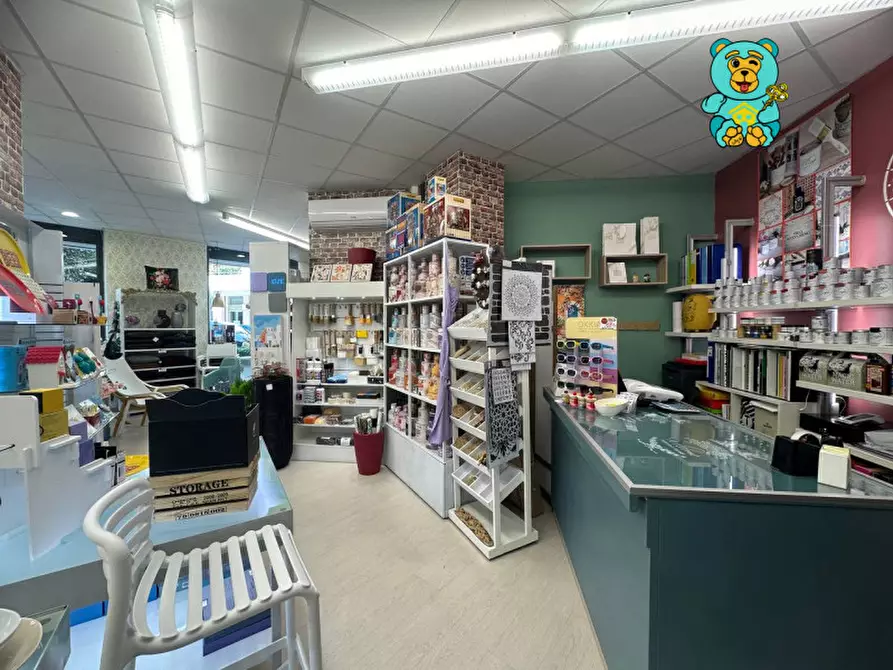 Immagine 12 di Attività commerciale in vendita  in via tito minniti 49 a Lecce