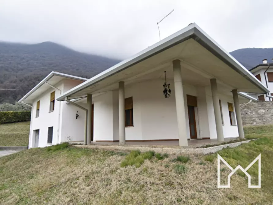 Immagine 1 di Casa indipendente in vendita  a Bassano Del Grappa