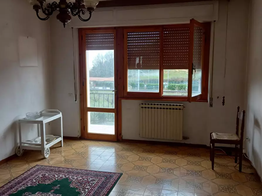 Immagine 1 di Appartamento in vendita  in via oreste fedri a Semproniano