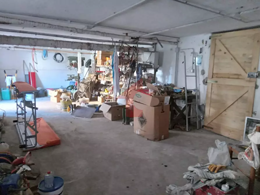 Immagine 1 di Garage in vendita  in Via Ariosto 7 a Parma