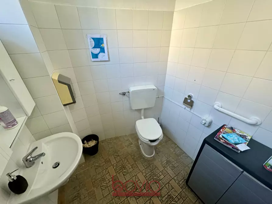 Immagine 10 di Magazzino in vendita  in Via Rossetti n°7 a Torino