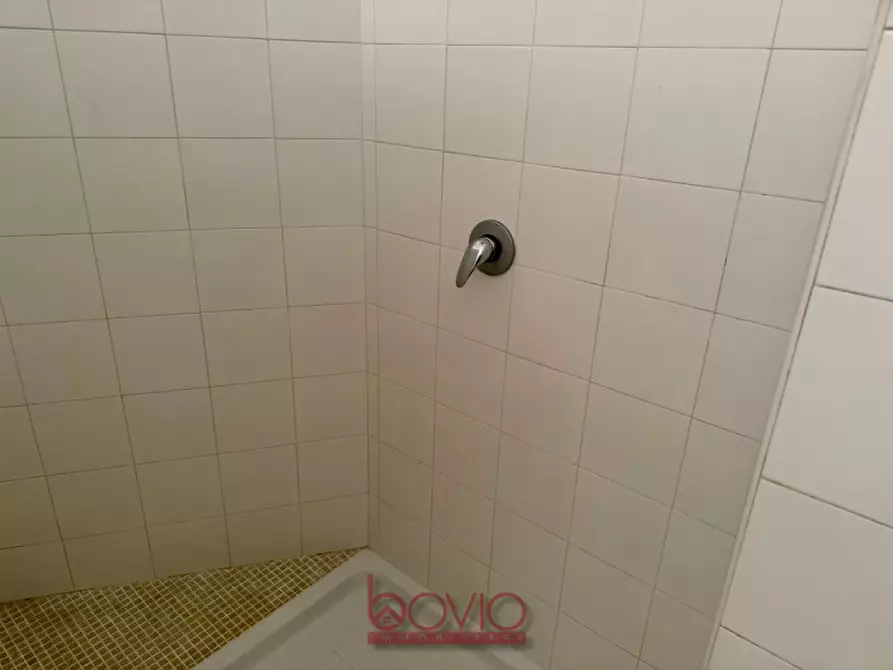 Immagine 14 di Magazzino in vendita  in Via Rossetti n°7 a Torino