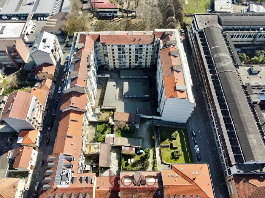 Immagine 22 di Magazzino in vendita  in Via Rossetti n°7 a Torino