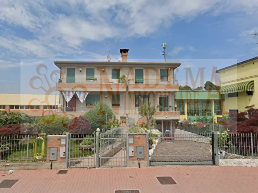 Immagine 1 di Casa bifamiliare in vendita  in VIA CIRCONVALLAZI9ONE 94 a Cavarzere