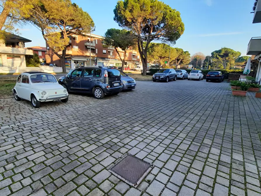 Immagine 4 di Negozio in affitto  in Via Scapacchiò  n. 44 a Selvazzano Dentro