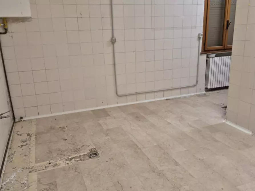 Immagine 7 di Negozio in affitto  in Via Scapacchiò  n. 44 a Selvazzano Dentro