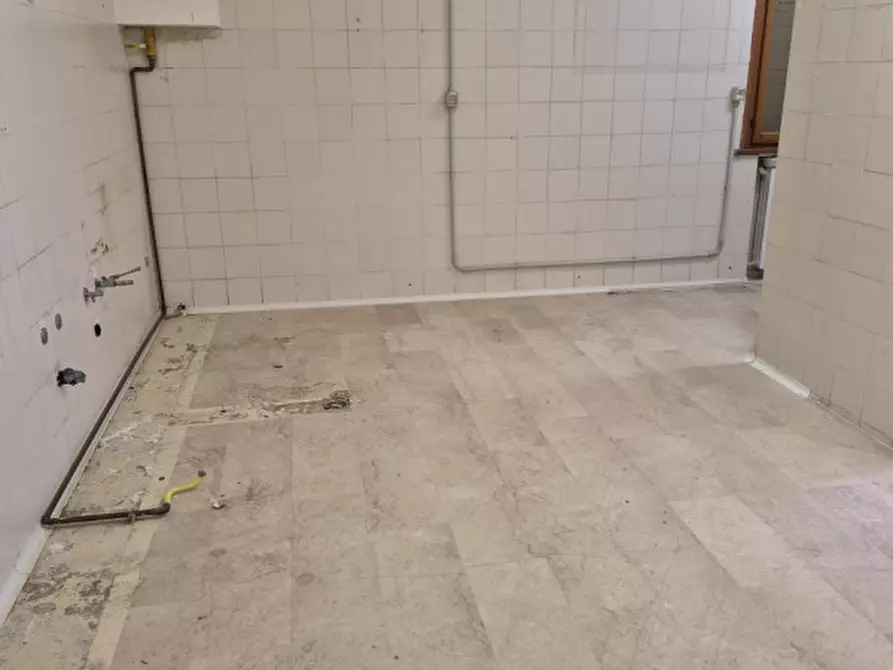 Immagine 10 di Negozio in affitto  in Via Scapacchiò  n. 44 a Selvazzano Dentro