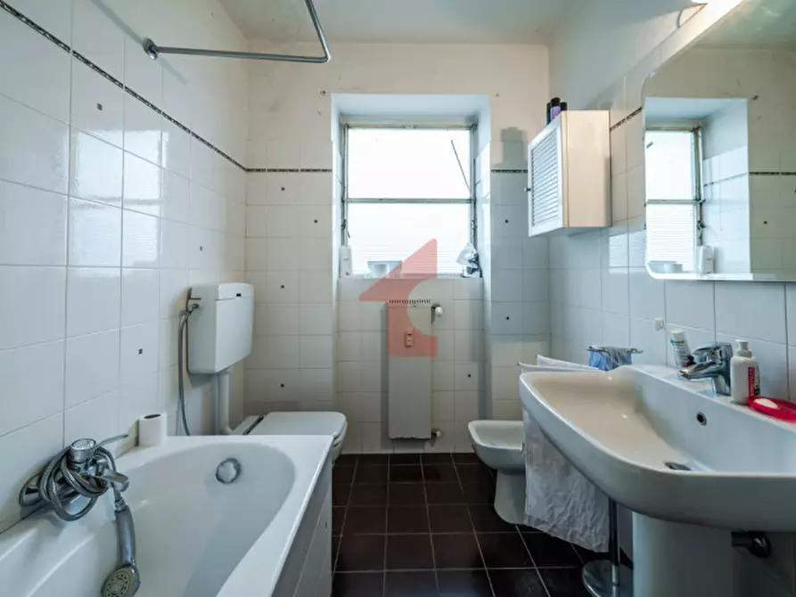 Immagine 25 di Appartamento in vendita  in Via Roma a Sant'ilario D'enza