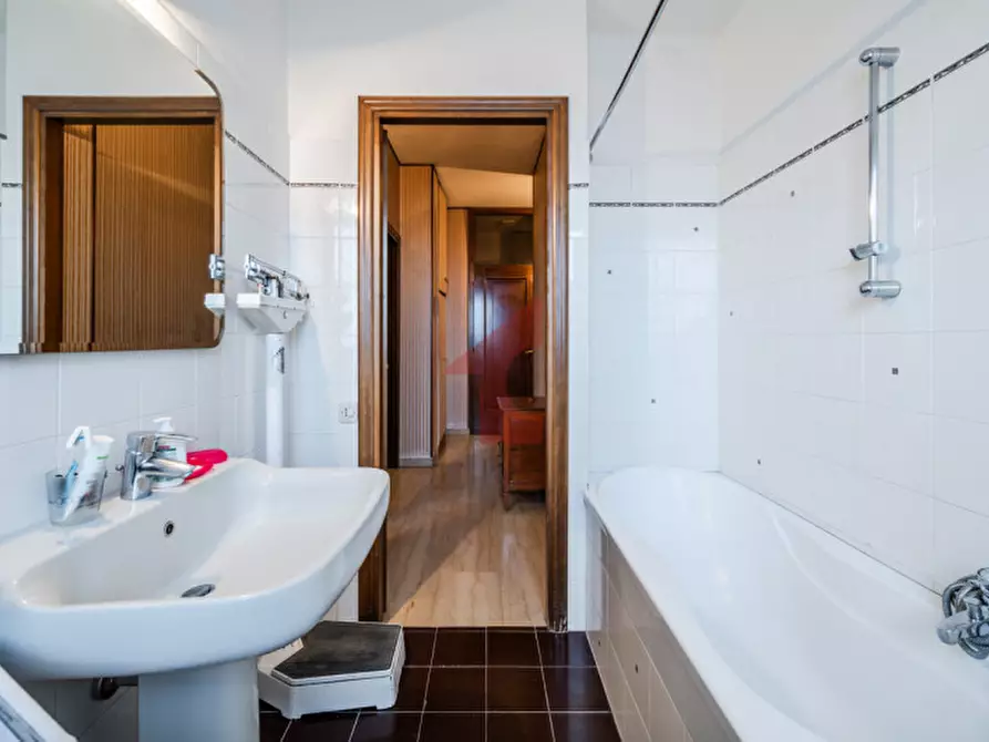 Immagine 26 di Appartamento in vendita  in Via Roma a Sant'ilario D'enza